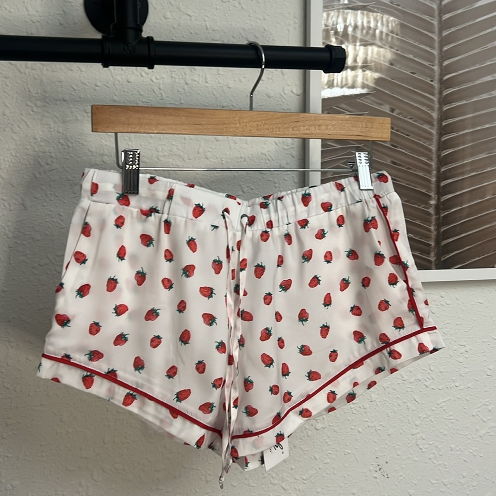Revolve Plush Strawberry Faux Silk Pajama Set in White & Red NWT - Picture 9 of 10